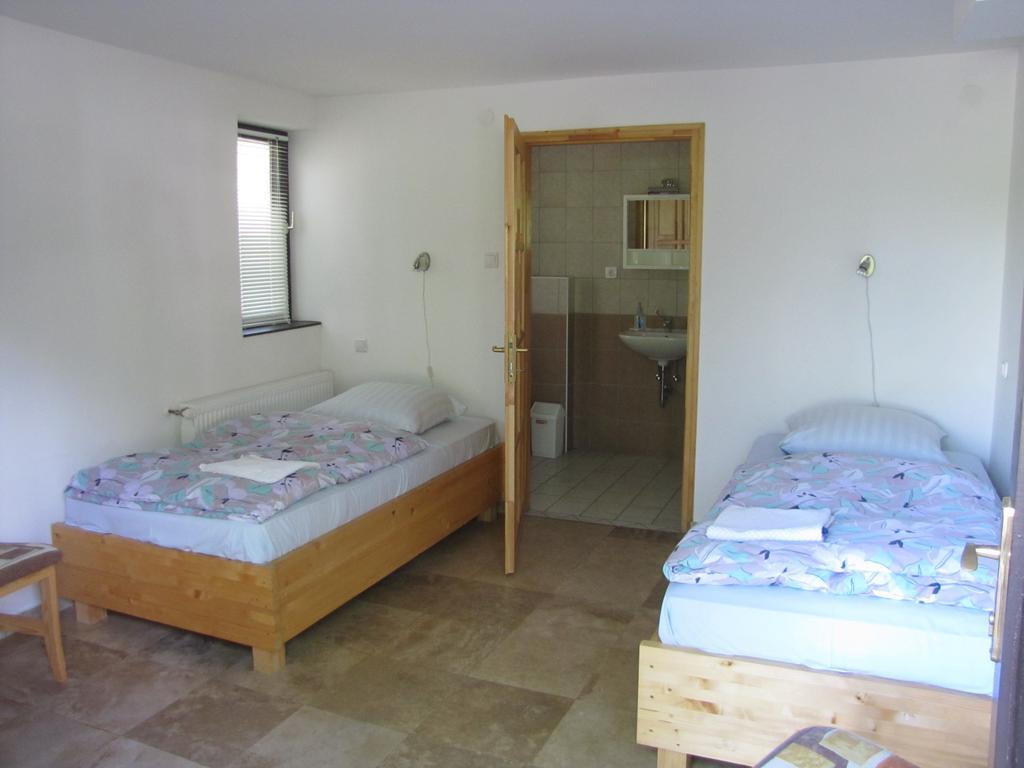 Herold Panzió Dunabogdány Kamer foto