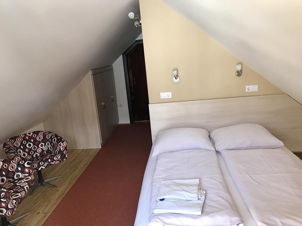 Herold Panzió Dunabogdány Buitenkant foto
